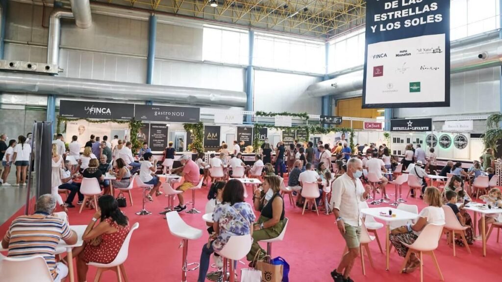 Exhibition stand builders in Alicante designing a trade show booth for Futurmoda